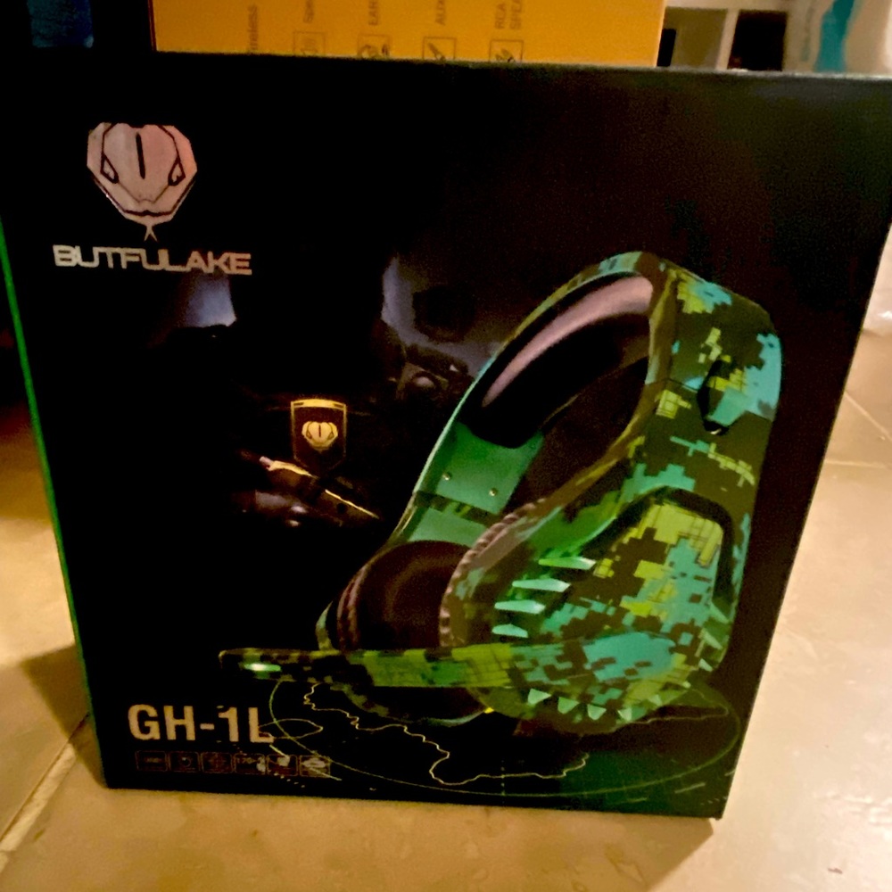 Camo gaming headphones